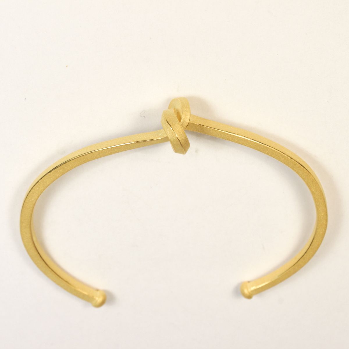 ARM 11 - Armschmuck Knoten kantig