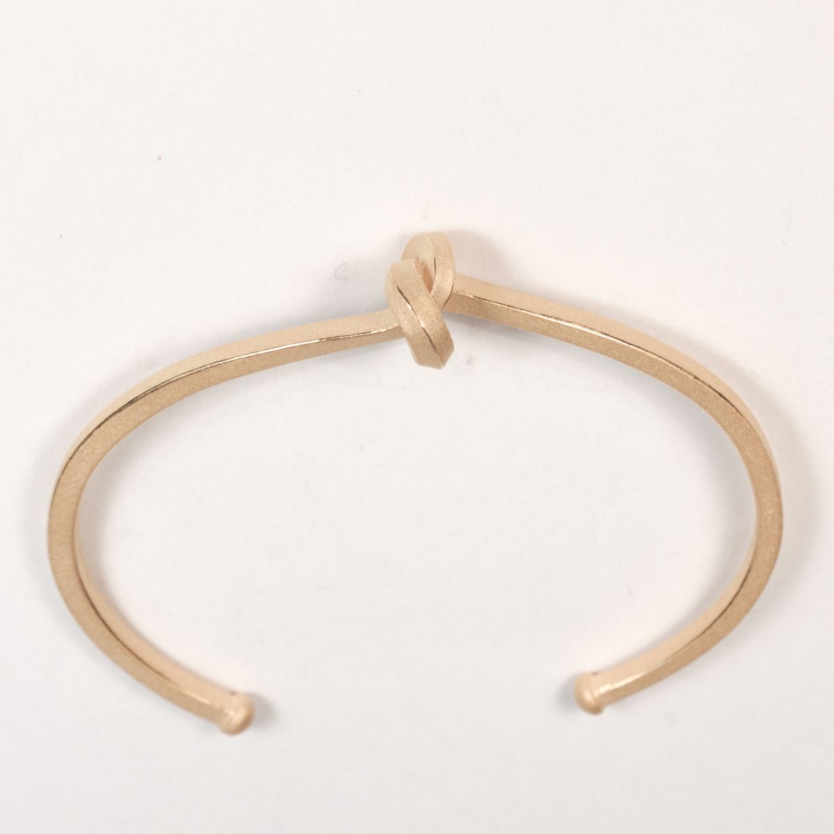 ARM 11 - Armschmuck Knoten kantig