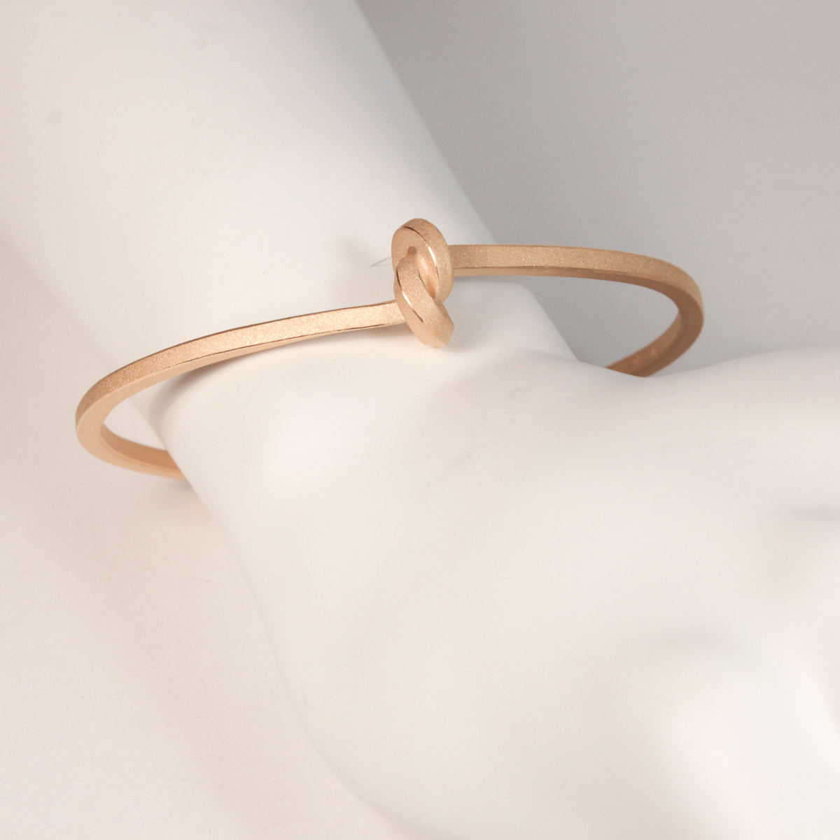 ARM 11 - Armschmuck Knoten kantig