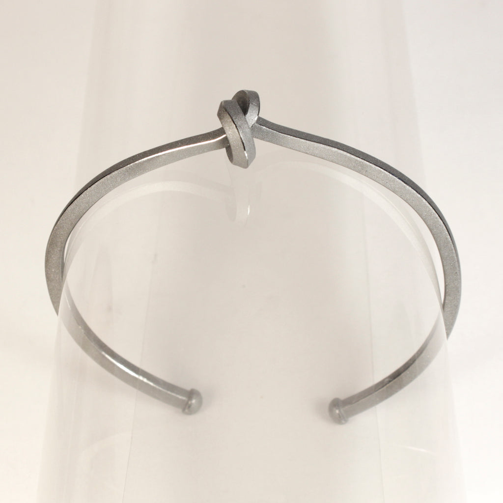 ARM 11 - Armschmuck Knoten kantig