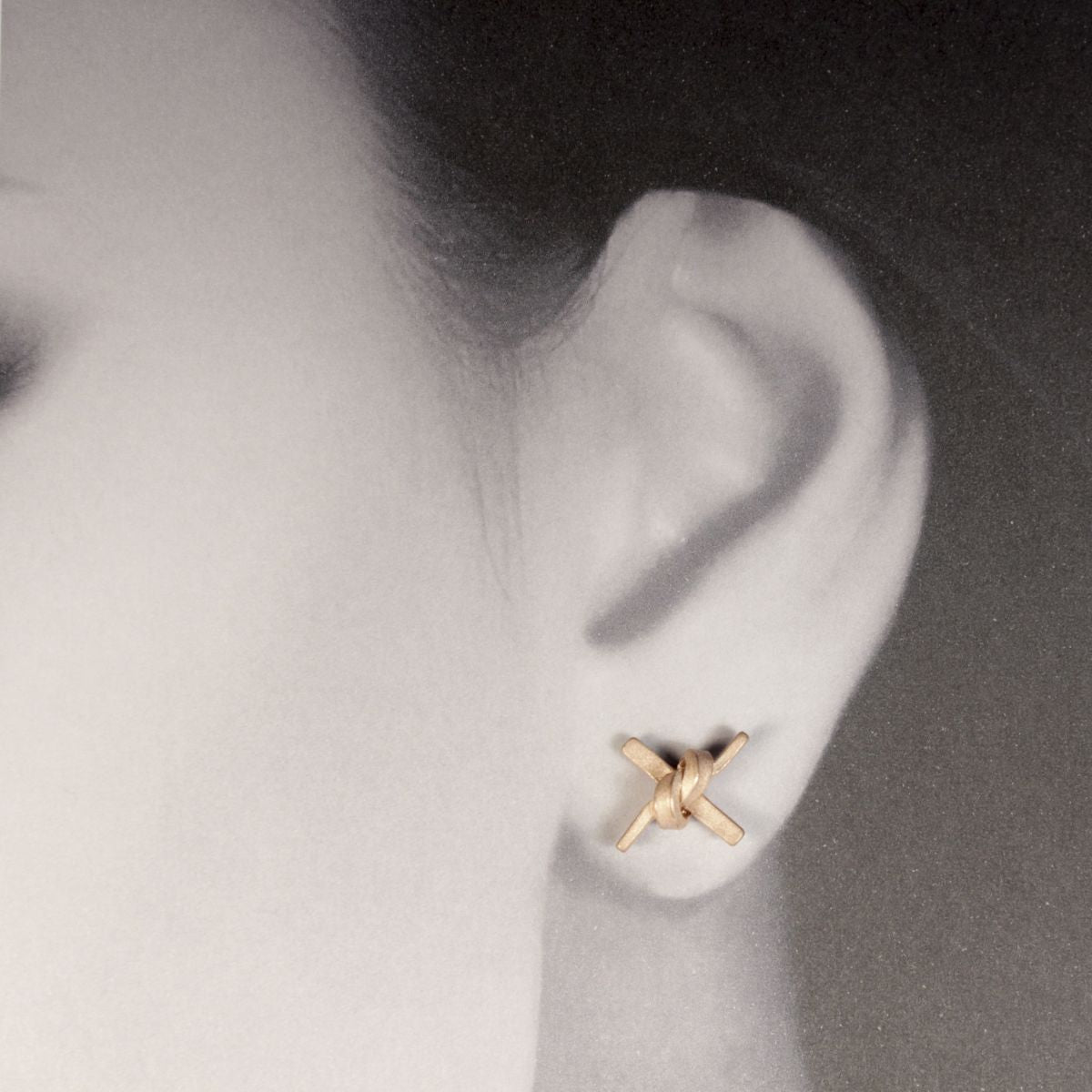 OST 24 - Ohrstecker Kreuze