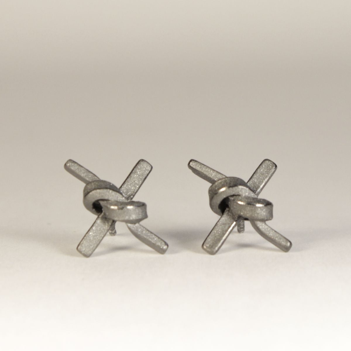OST 24 - Ohrstecker Kreuze