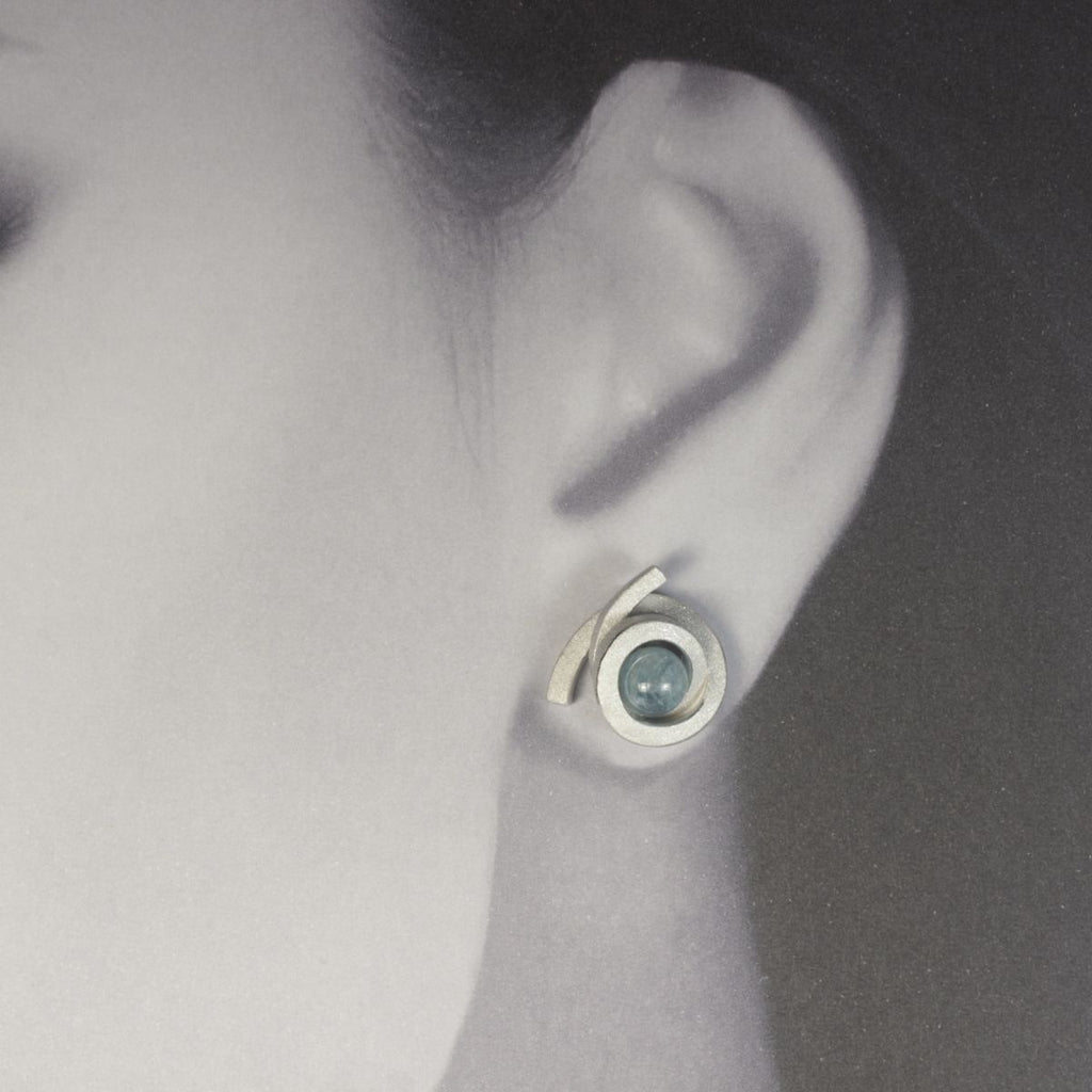 OST P11 - Ohrstecker Perl-Spirale