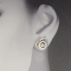 OST P11 - Ohrstecker Perl-Spirale