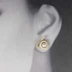 OST P11 - Ohrstecker Perl-Spirale