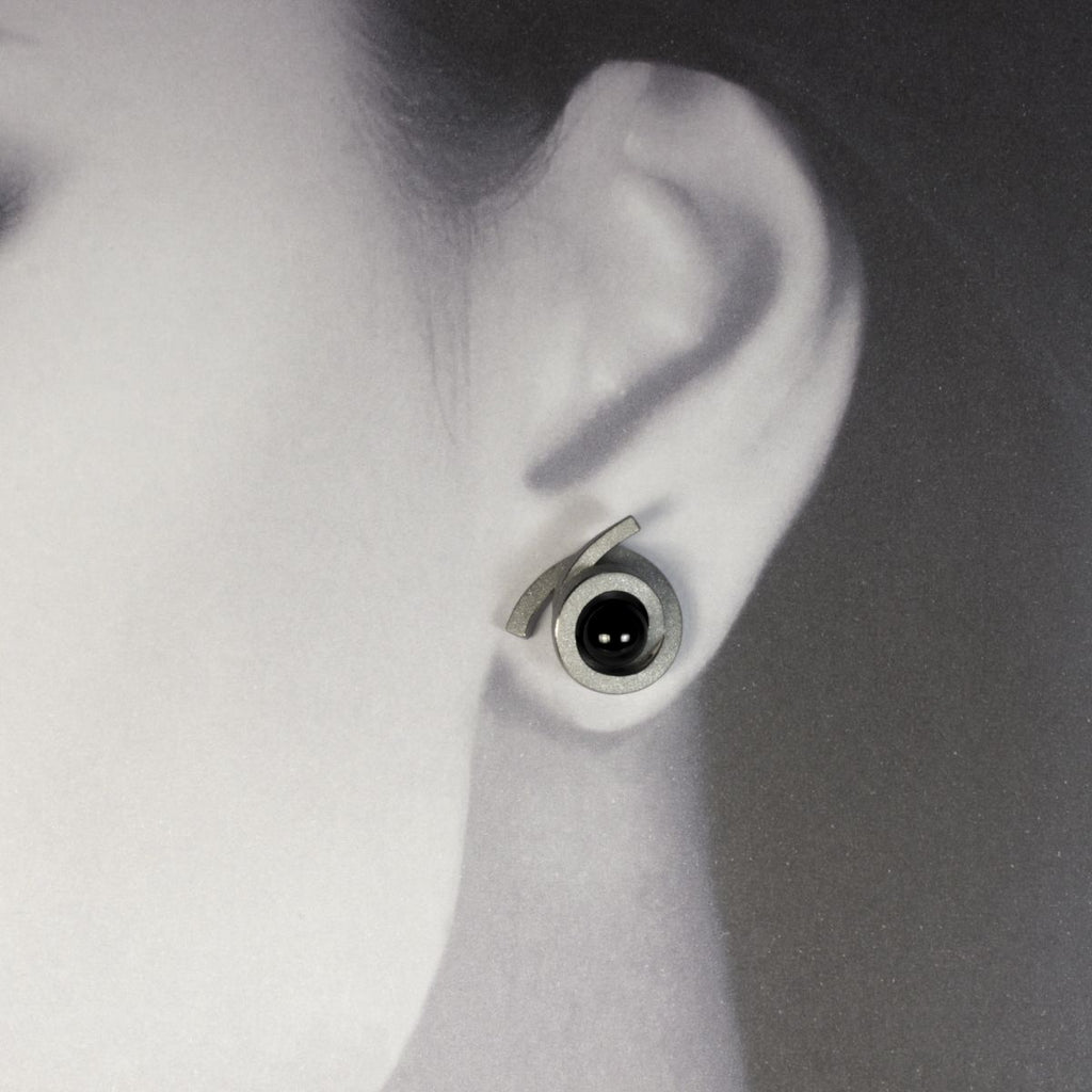 OST P11 - Ohrstecker Perl-Spirale